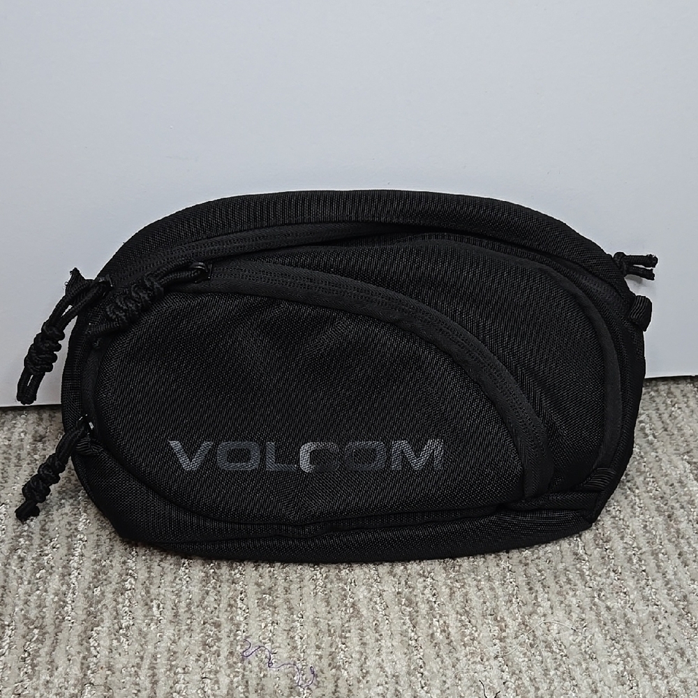 Volcom Full Size Waist Pack-Black on Black L-11.25"XH-5.5"XW-3.25"